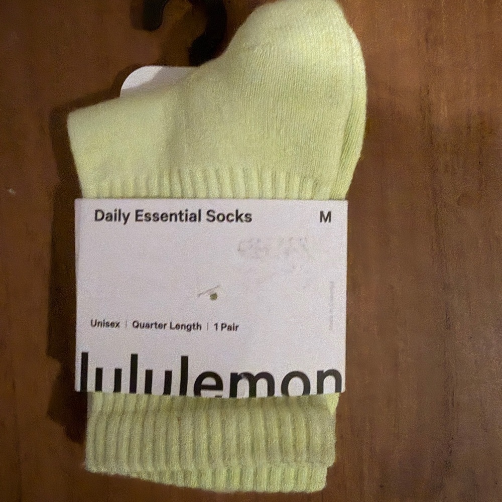 lululemon athletica Quarter Length Socks - Soft Yellow
